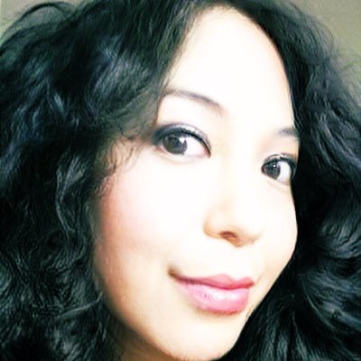 Tkk Buck Tickの今井寿さんは右利きなのにギターは左利き用ですね 理由は 右利きと左利き のギタリストがステージ両翼にいる画がカッコいいから だとか Tkk Buck Tickの今井寿さんは右利きなのにギターは左利き用ですね 理由は 右利きと左利き のギタリストがステージ両翼にいる画がカッコいいから だとか