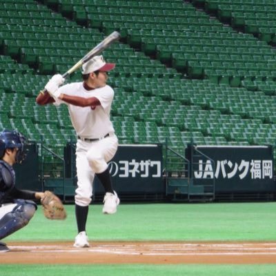 和田中→鶴丸高校野球部主将→九州大学経済学部経済経営学科→銀行員 ○巨人ファン 野球のことを呟くこと多いです😂