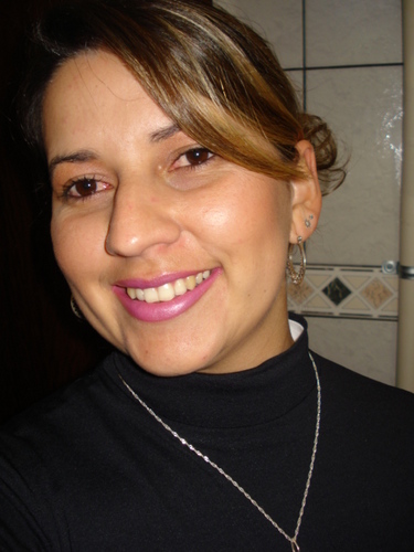 Bibliotecária, contadora de histórias, gestora cultural. Atualmente como Assessora Parlamentar. Muito divertida, birrentinha e feliz!!