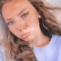 Ella Moore - @ella_m7 Twitter Profile Photo