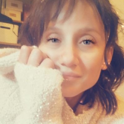 simply_teeuh's profile picture. Shine Bright | Question Everything | Love All