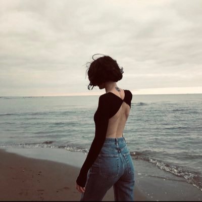 PowerGirl_7575's profile picture. DM ⛔️ #Creativedirector #fotograf #Ressam #tiyatro #İstanbulÜniversitesi #Gezgin