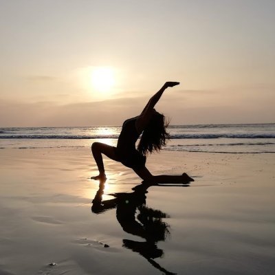 et_mine_chowa's profile picture. Para enamorarme tengo mi ser y el cielo.
Para vivir tengo solo el presente.
Para planificar tengo mil años.