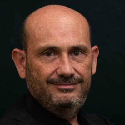 MJVaena's profile picture. Licenciado en Ciencias Sociales y Humanidades. Escritor. Conductor del programa de TV ¨Sobre la vida y los sueños¨. Director de Escuela Vaena.