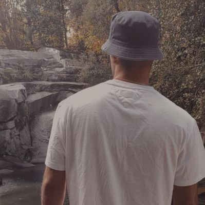 viictorperez99's profile picture. ama mientras vivas
|
Lara