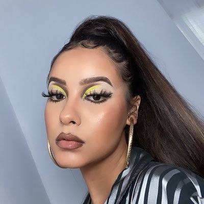 saranb26's profile picture. North African Queen 🇩🇿👑 Makeup Artist 💄❤️