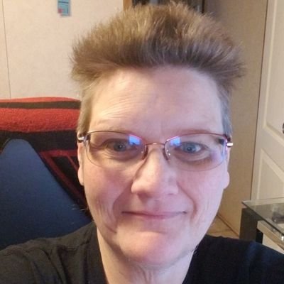 fombyf's profile picture. following my dreams and making the best of every day.