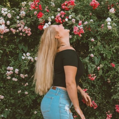 itsgot2bstella's profile picture. living life to the fullest