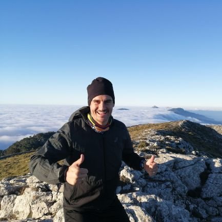 Majoni10's profile picture. Maestro por vocación. Enfermizo lector. Maratoniano apasionado. Siempre aprendiendo a vivir.

Instagram: https://t.co/O6RDVeFCKr