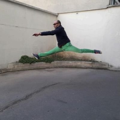 DanseurChorégraphe PratFeldenkrais Profdanse contemporaine Master ArtsDanse Auteur Confessions d'un Danseur anonyme sans famille artistique Edilivre Paris 2022