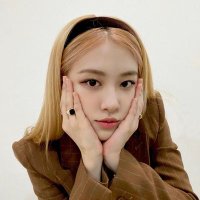 rose (@strobeeli) 's Twitter Profile