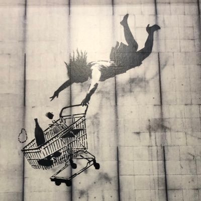 hanadonburi's profile picture. 薄氷を履む思いで生きてる