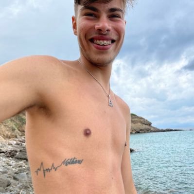 daanniell02's profile picture. https://t.co/sYddsu2TBo ❤️‍🩹❤️‍🩹❤️‍🩹