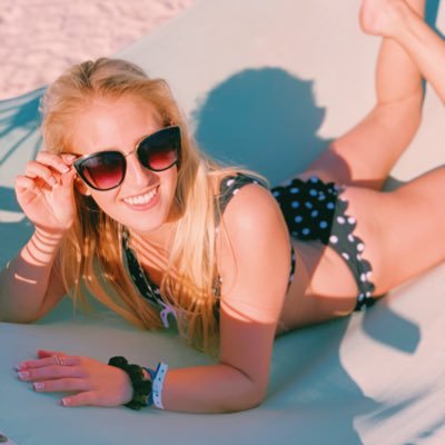 kayla_mitzel's profile picture. More coffee, plz☕️