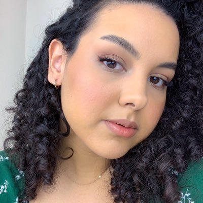 beauty school dropout, professional worrier, makeup artist and beauty enthusiast, homecoming suprise event planner, lover of pizza and social media