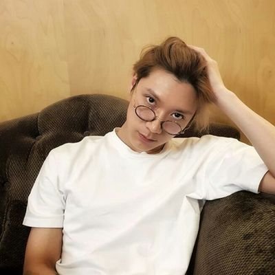 ᴛᴇɴ's ᴡᴀʟʟᴘᴀᴘᴇʀ
.
.
.
.
(The photo credits do not correspond to me)