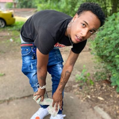 Producer / Artist... https://t.co/zxSJ1APRc0 (Check Me Out) video put together by me 📲🎶