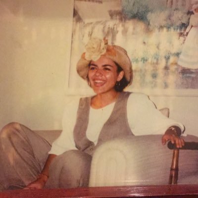 Estudió en colegio Williams, Tec de monterrey, HP SXXI, ÍNER. neumologo pediatra, fisiología respiratoria. Doctorado en Ciencias Médicas.