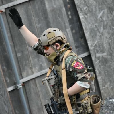 関西の零細企業IT会社の中間管理職。開発技術はそこまで高くないですけど、周りの方に助けてもらいながらどうにかこうにかやってます。好きなことはのんびり自分のペースで楽しんどります。仕事と家族サービスでなかなか時間作れないので、ホントにゆっくりと #サバゲー #キャンプ #ガンプラ #ゆるキャン