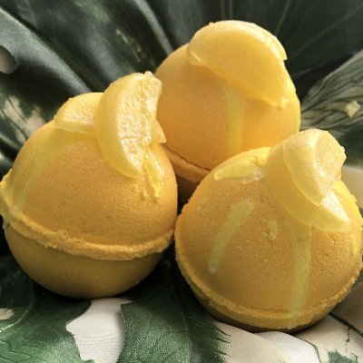 lem0nb0mb's profile picture. I eat those things everyday