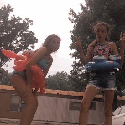 AubriNelson's profile picture. I’m just here for the tea. 😎