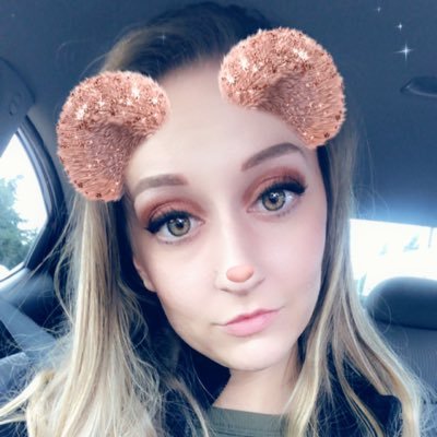 AshleyLara423's profile picture. 