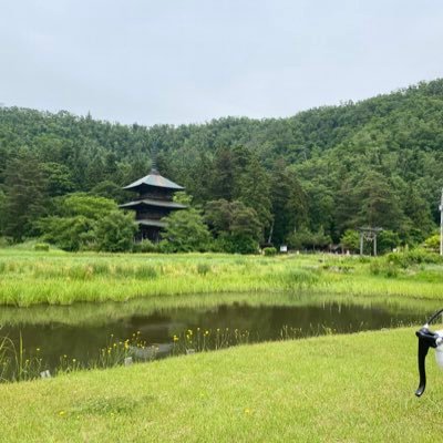 カッチカチの抹茶アイスと音楽が大好物🎶中年サッカー小僧⚽️コンビニはファミマ派🏪生きる化石化状態から脱却済み✨趣味ロードバイク🚴‍♂️サッカー日本代表を応援しています！！🇯🇵