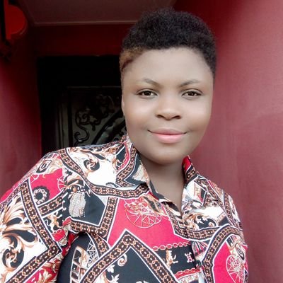 I'm who I choose to be 😍

scriptwriter📝

A teacher 🧑🏽
I make mouth watering pastries 🎂🥐🍰

A mom of 2 wonderful kids (mummy A²)

I'm the best of my kind😊