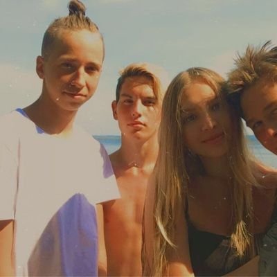 Vse_o4en_herovo's profile picture. 