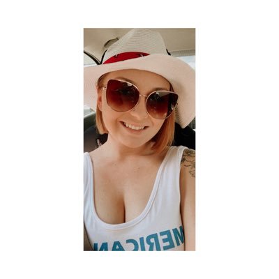 chloe_gurley18's profile picture. IL / hair stylist / living in a cornfield basically