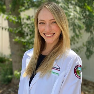 Med Student👩🏼⚕️ & Anatomist🤘🏻 | Former D1 🏐 player | Passions: womxn’s health, adolescent med, diet, lifestyle, & patient advocacy | my views