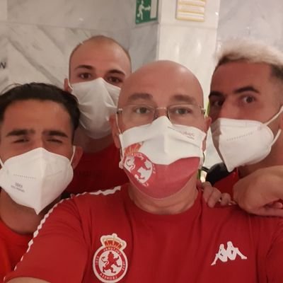 Mis cuatro pasiones son:
Mi mujer, mis hijos, mi familia y