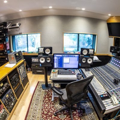 Located in a secluded area of Woodland Hills, WVRS is owned by Multiplatinum Producer @TheHowardBenson | https://t.co/1axEOztJEi 🚨NEW🚨 https://t.co/0hrjzqnB0L