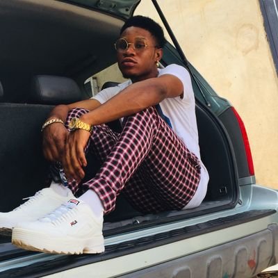 Iam_OluwaChisco's profile picture. Baby Dragon 🐉 ✨Rapper✨Creative Musical Act✨Song Writer✨Lagos Boy💛🖤✨proudly Omo Igbo 😊 ✨pchisom95@gmail.com