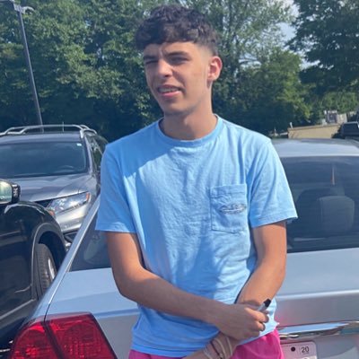 welcome to my second life !content creator / Streamer \ 20 Y/O / Let’s game baby!