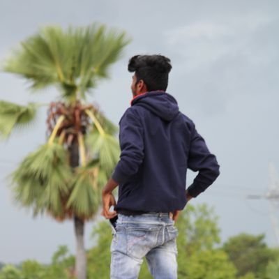 Harish_hari9's profile picture. Big Fan of Lord Karna 🙏