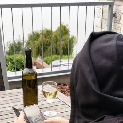 ValecParni's profile picture. Nedělejte si, prosím, lidi ze starejch bláznů...

... miluju Boskovice...