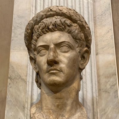 rivero_lezcano's profile picture. Curioso de la política y algunas artes