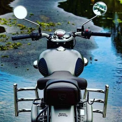 YashAsnani5's profile picture. 