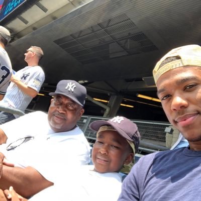 ELEW_'s profile picture. #Clemson '11 #Raider #Lakers #Yankees If it's not a quarterback then there is no point in rushing it.