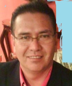 Naci hace 50 años, por profesión soy Ingeniero Mecanico, graduado en la ESPOCH, ademas tengo una maestria en Proyectos.
