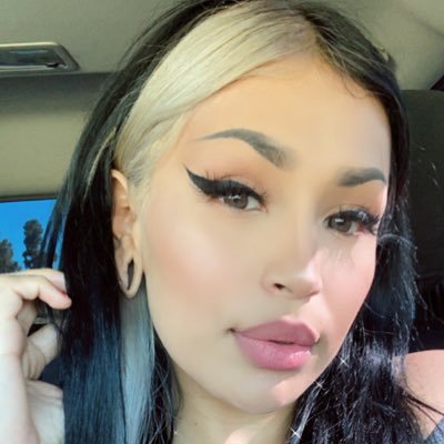 _lunnalove's profile picture. 𝔐𝔶 𝔰𝔮𝔲𝔞𝔡 𝔠𝔞𝔩𝔩𝔰 𝔪𝔢 𝔪𝔞𝔪𝔞 👨‍👩‍👧‍👦🖤✨