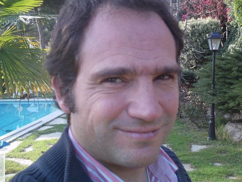 Indignado crónico y politicamente desesperanzado. Vuelo para evadirme