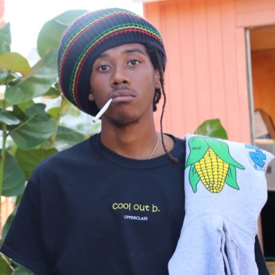 UpperclassO's profile picture. smoke de herb & see de wrld  -upperclass og🇻🇮