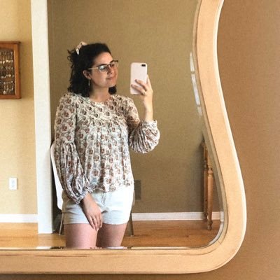 emilym0ntesano's profile picture. flora enthusiast | lover of life and he who gives it | communications 
coordinator for the wellspring foundation for education