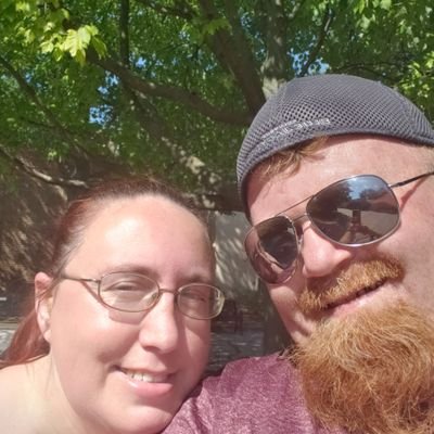 runneals_erik's profile picture. Ask

 married  and. Happy