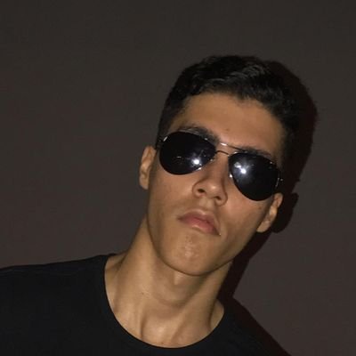 Nunca desista dos seus sonhos.🍃
