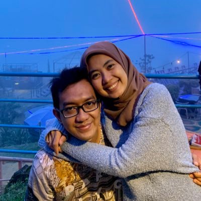 rossrosalia's profile picture. happy mom