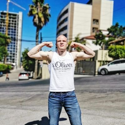 Austrianbull1's profile picture. Need to figure that Twitter out 🤔