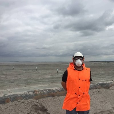 Santiaguino estudié en La Serena, ingeniero de ejecución en minas ULS.
Cruzado de corazón- comenzando mi proyecto de Compostar con 🐛